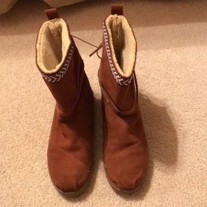 Tom’s (UGG like) Boots!