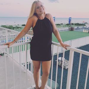 Meet your Posher, Elizabeth