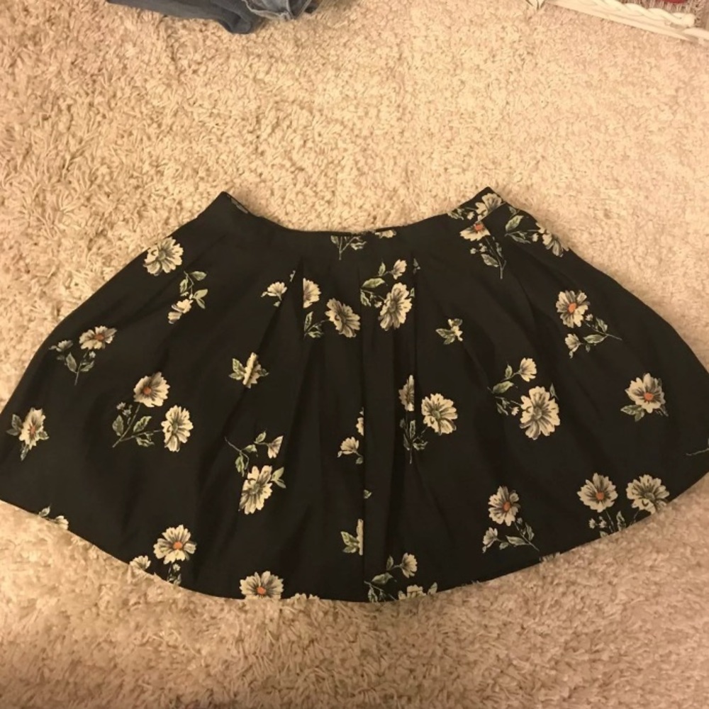 Floral mini skirt