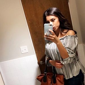 Meet your Posher, Leslie