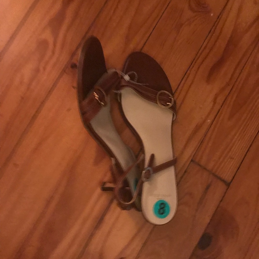 Cute kitten heel sandal