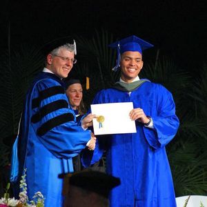 Meet your Posher, Avery