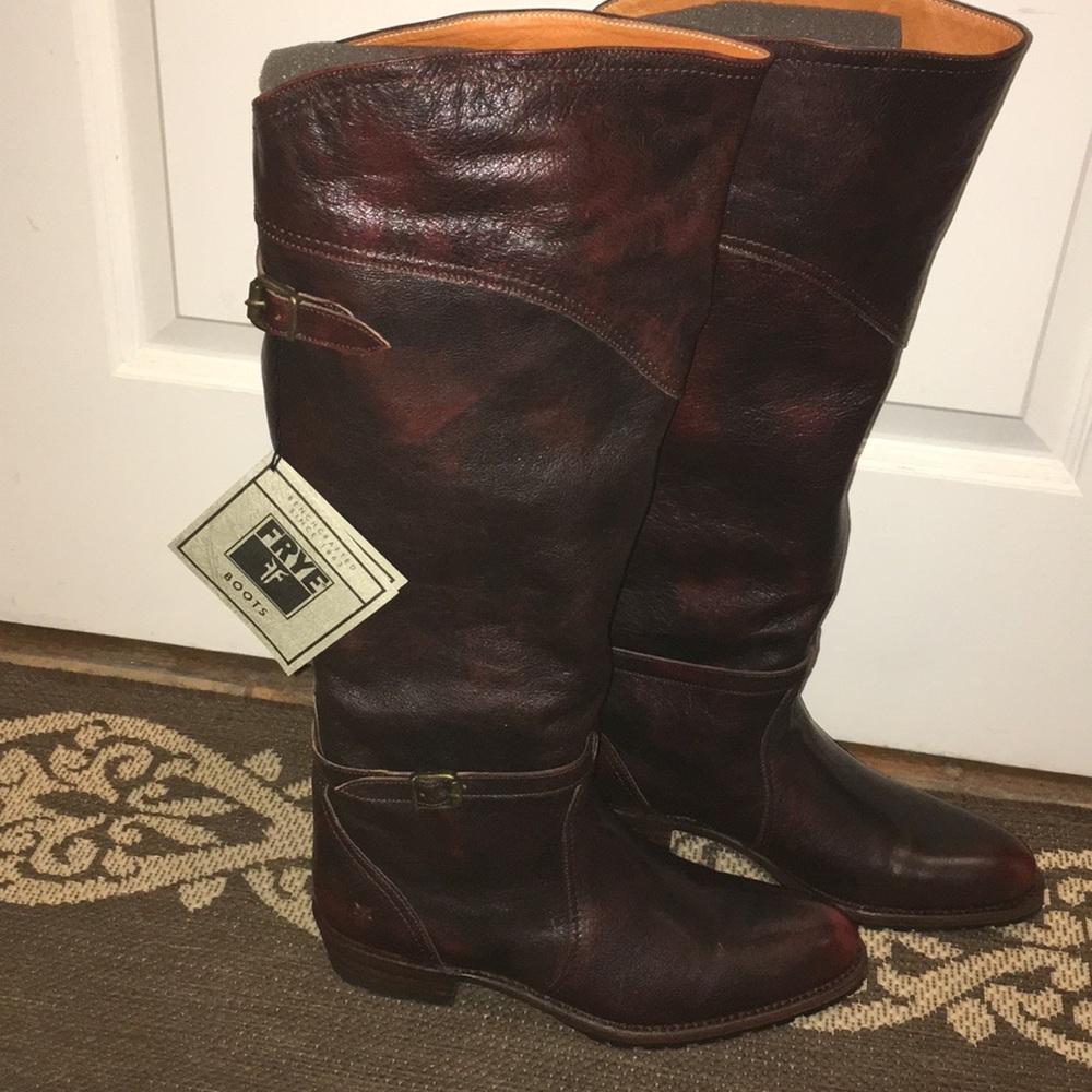 New in box FRYE Boots