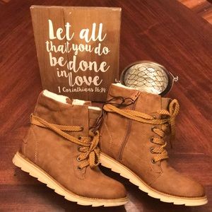 Tan - ankle length winter boot