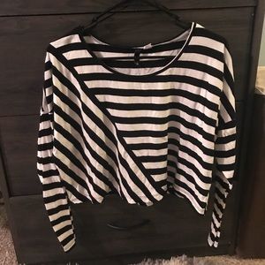 Long sleeve crop top