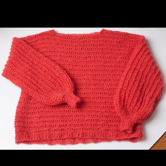 BRAND NEW/NEVER WORN CUSTOM MADE SWEATER - Picture 5 of 7