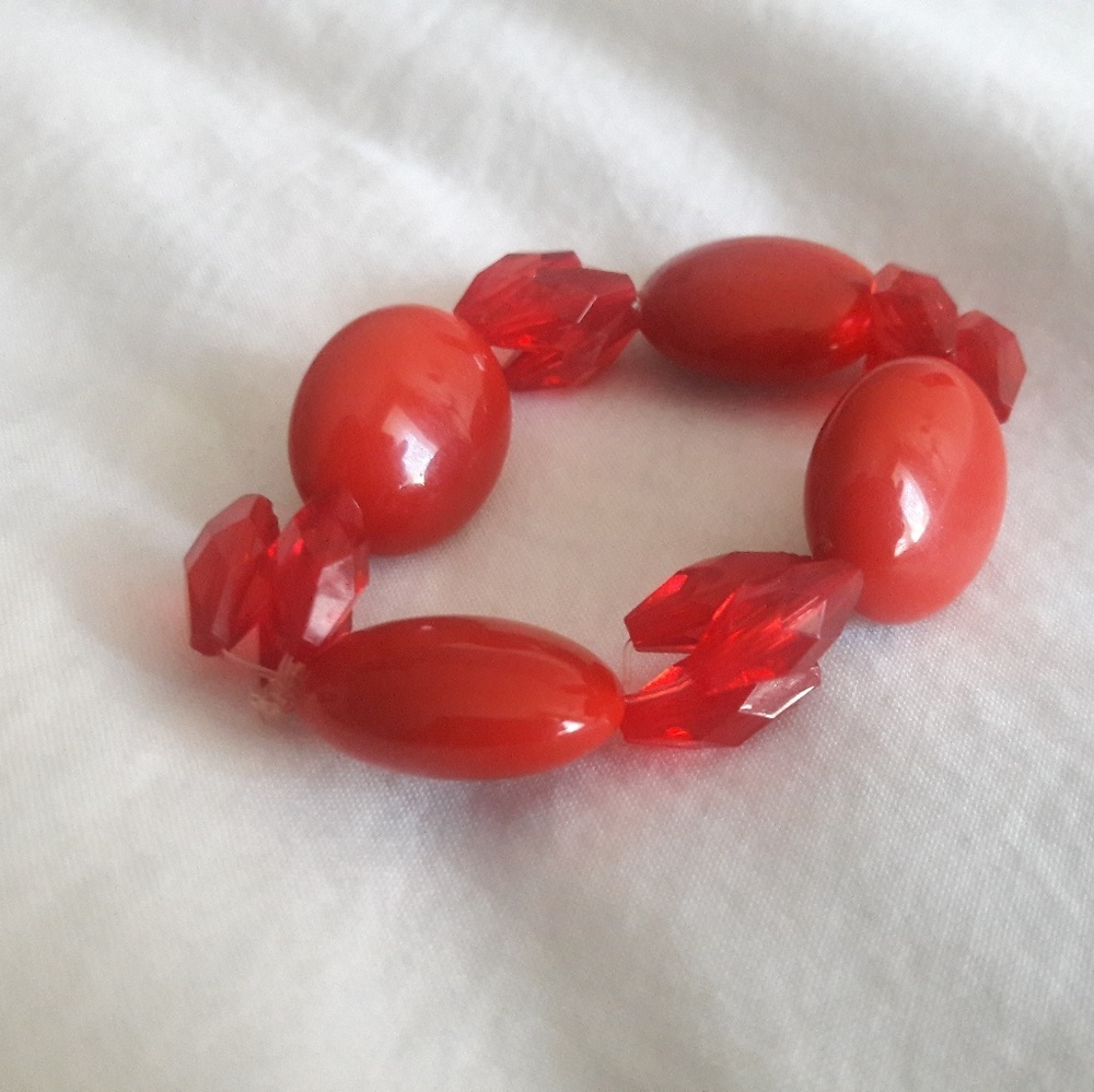 Red Oval shaped beads bracelet