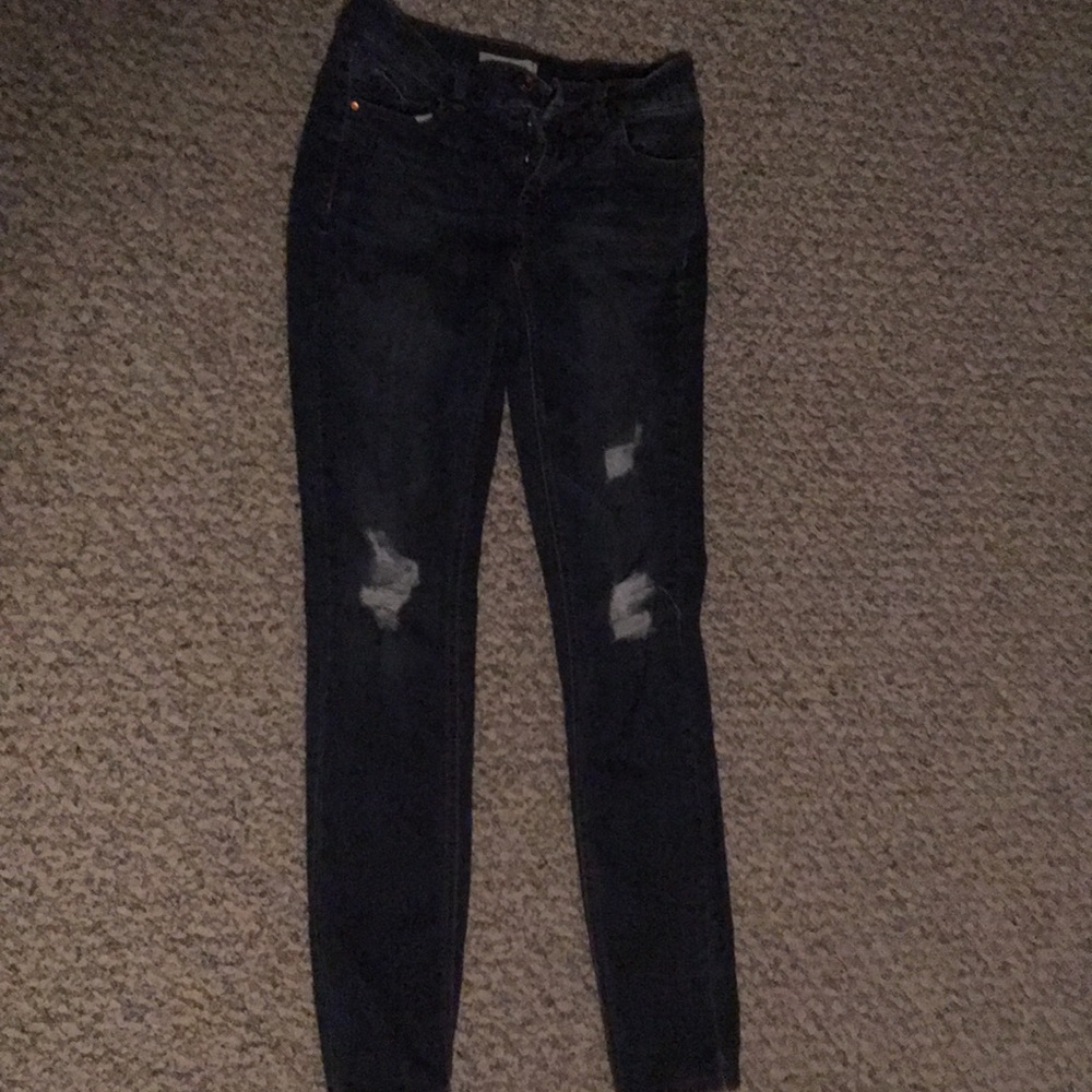 Ripped skinny jeans