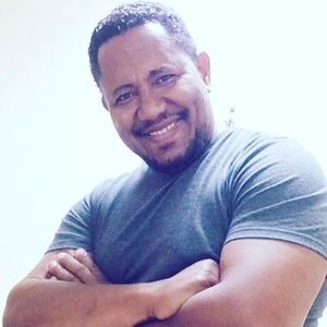 Meet your Posher, Carlos