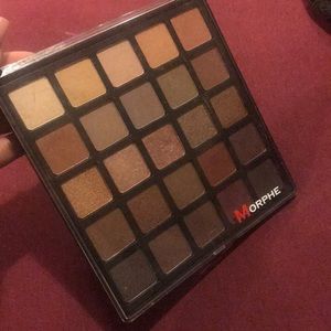MORPHE 25B palette *FREE GIFT INCLUDED*