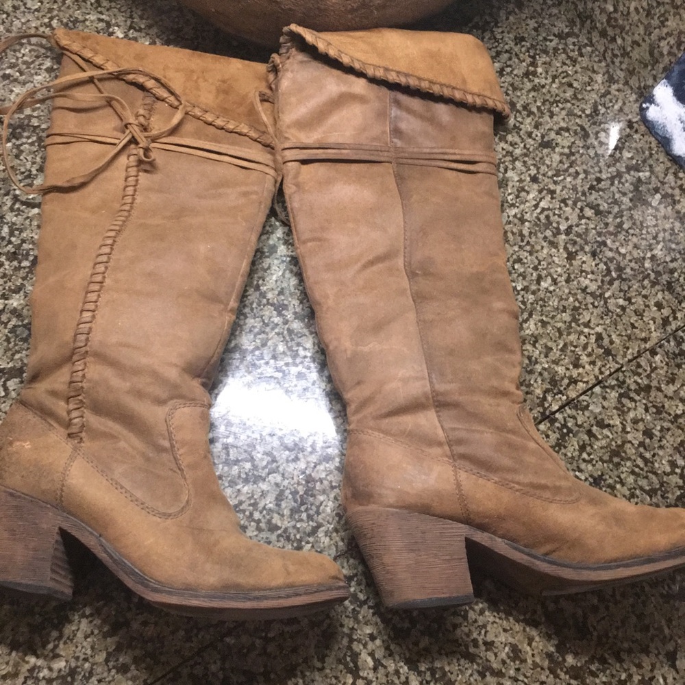 Rocket dog knee hi brown boots small heel SZ 6.5.
