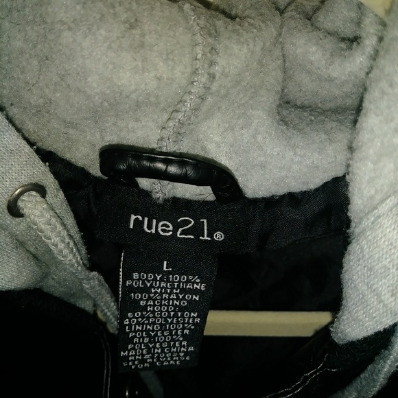 Sleeveless jacket - Picture 2 of 8