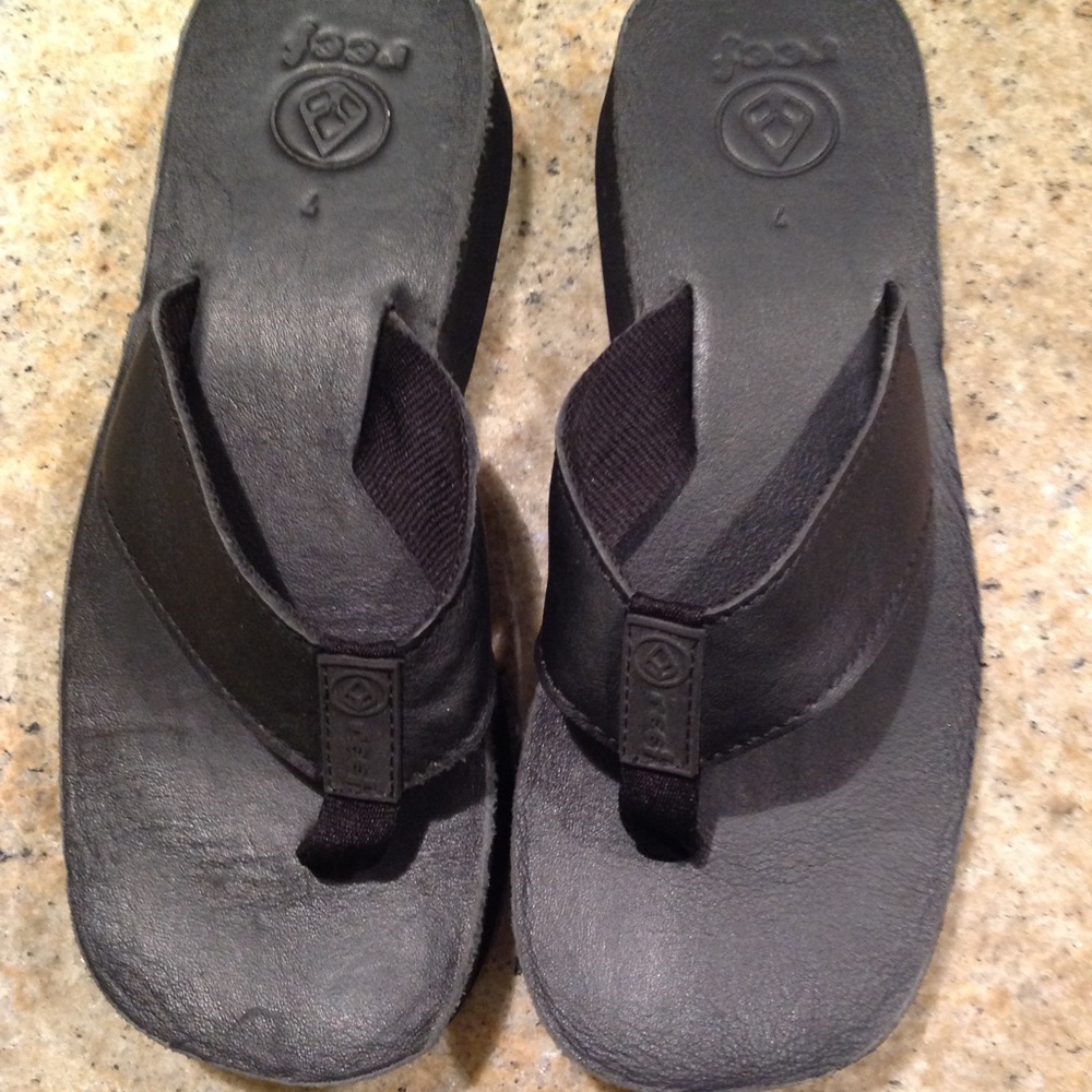 VINTAGE REEF CUSHION BUTTER SANDALS