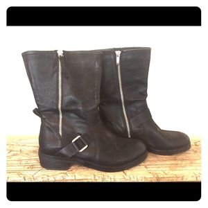 Trouvé Lind Boots