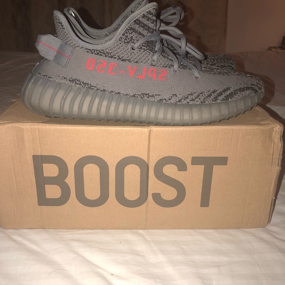 Yeezy Boost 350 V2 Belugas 2.0 - Picture 3 of 6