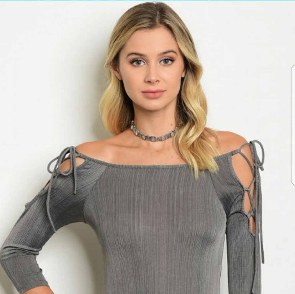 GRAY lace up top