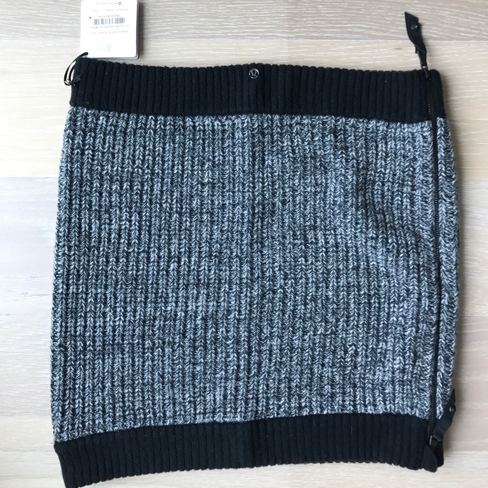Lululemon Falling Freely Neck Warmer (Retail: $68)