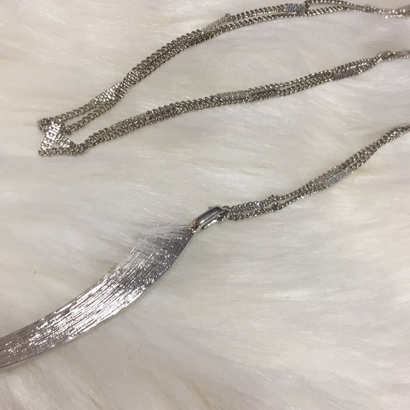 💕VINCE CAMUTO Crystals Horn necklace J99 - Picture 4 of 5