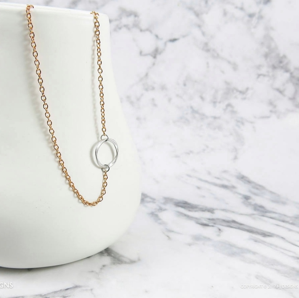 Mixed Metal Silver Side Circle Wren Necklace