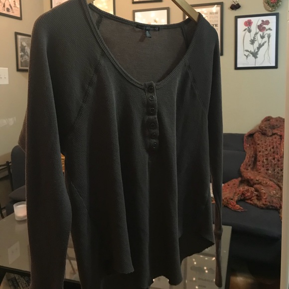 Over sized Henley Urban Outfitters top - Picture 1 of 2