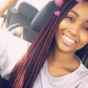 Meet your Posher, Shania