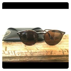 Ray-Ban round wayfarers