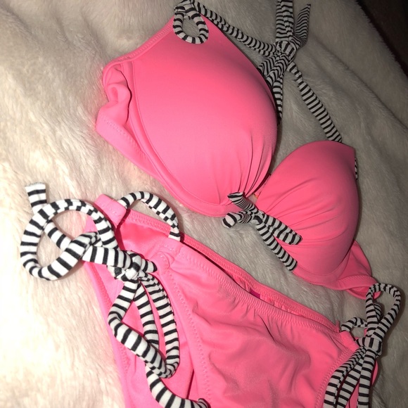 Victoria's Secret Other - VICTORIAS SECRET PUSH UP TOP