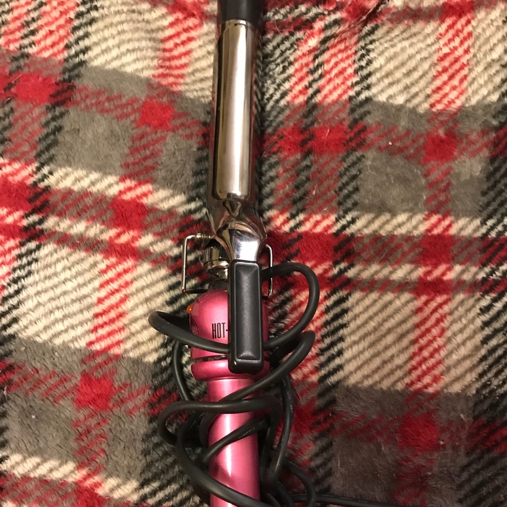 Hot tools curling iron never used