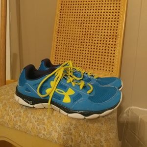 Men's Under Armour tennis shoes size 8