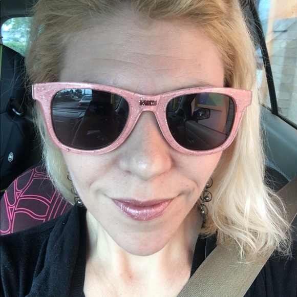 Meet your Posher, Natalia - Picture 3 of 3