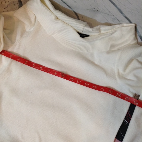 ⬇️ KNIT OFF THE SHOULDER TOP - Picture 5 of 7