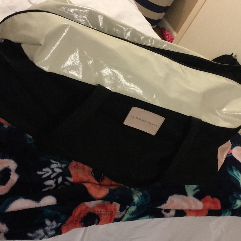 VS duffle bag