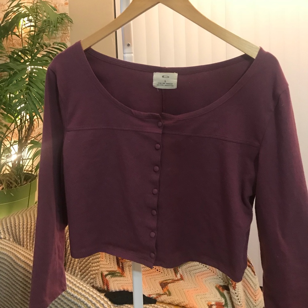 Maroon long sleeve crop top