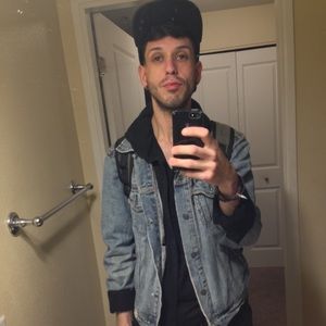 Meet your Posher, Elias