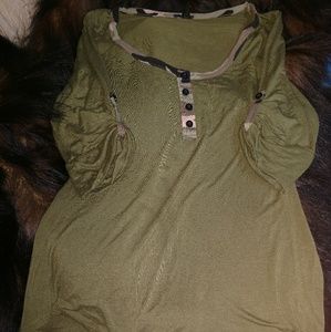 Green 💚 & Camo 🦌 Top 👕