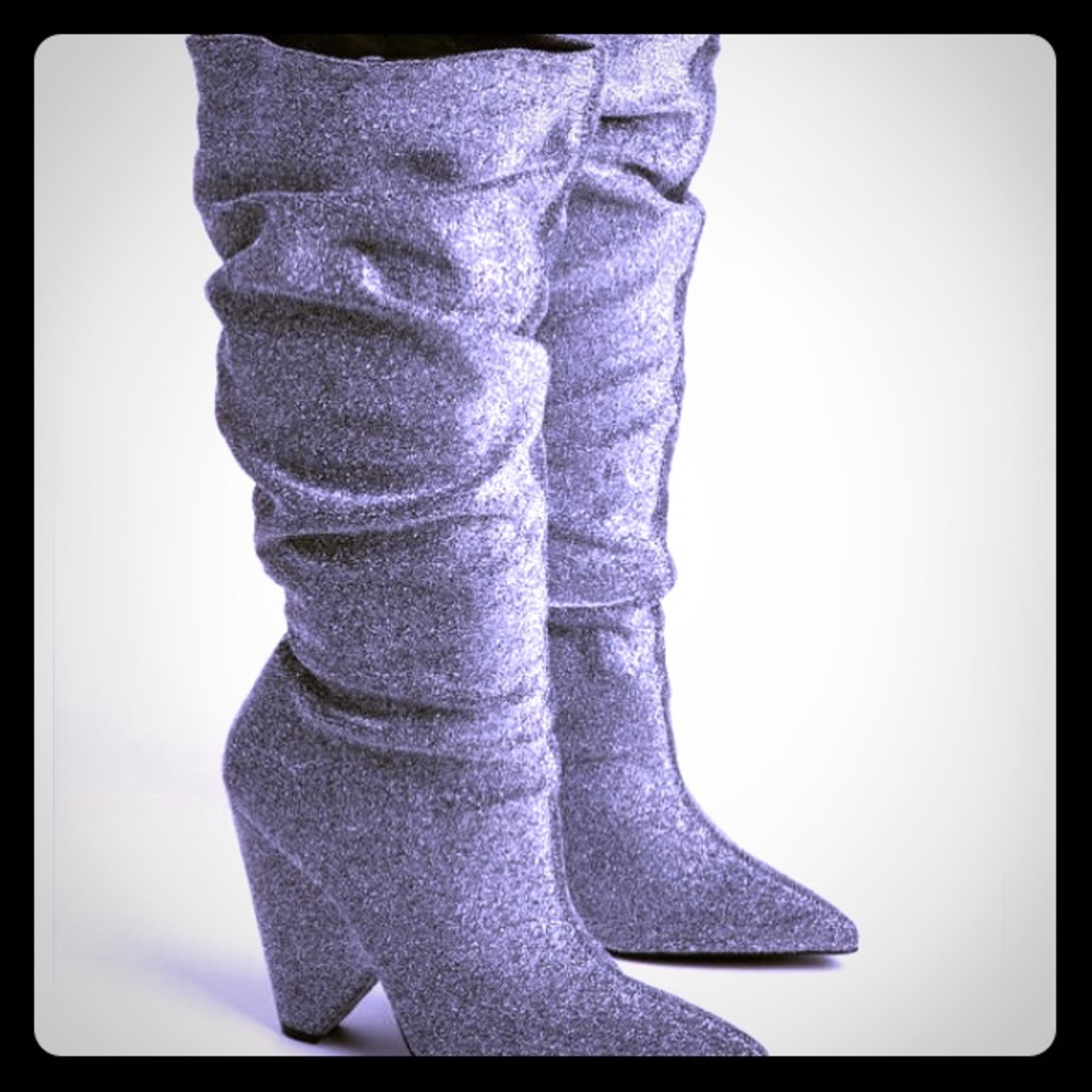 💿💿Available NOW 💿💿 Hottest scrunch boots💯💯💯