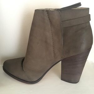 Joe’s Avyrl booties size 7.5