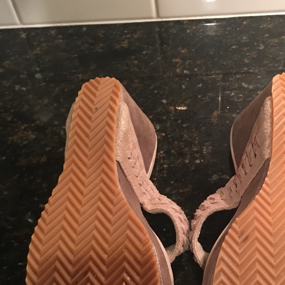 Volatile wedges