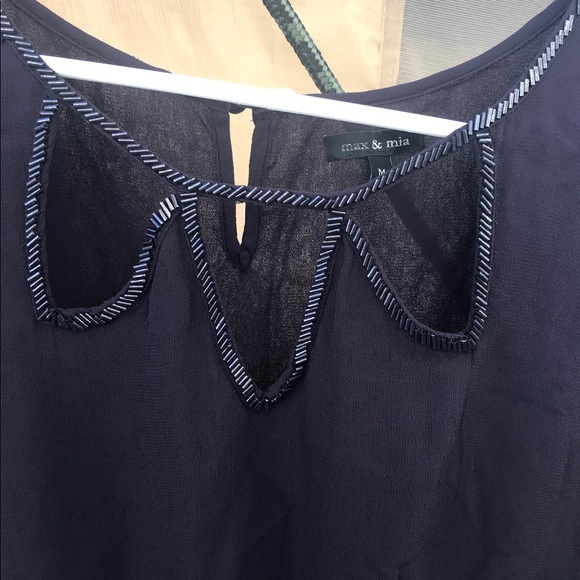 MAX and MIA  Blouse new with no tags - Picture 2 of 4