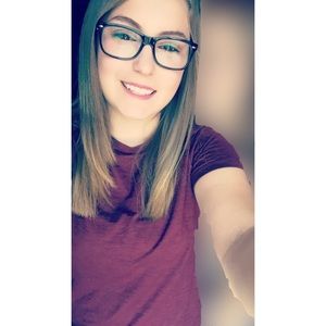 Meet your Posher, Lydia