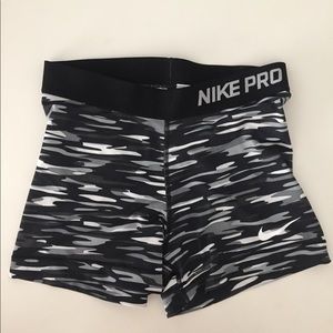 Camo XS Nike pros