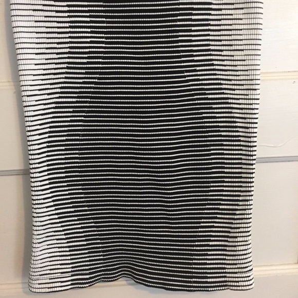 BCBGeneration striped mini skirt - Picture 3 of 7