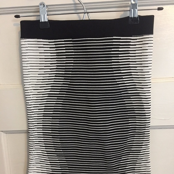 BCBGeneration striped mini skirt - Picture 2 of 7