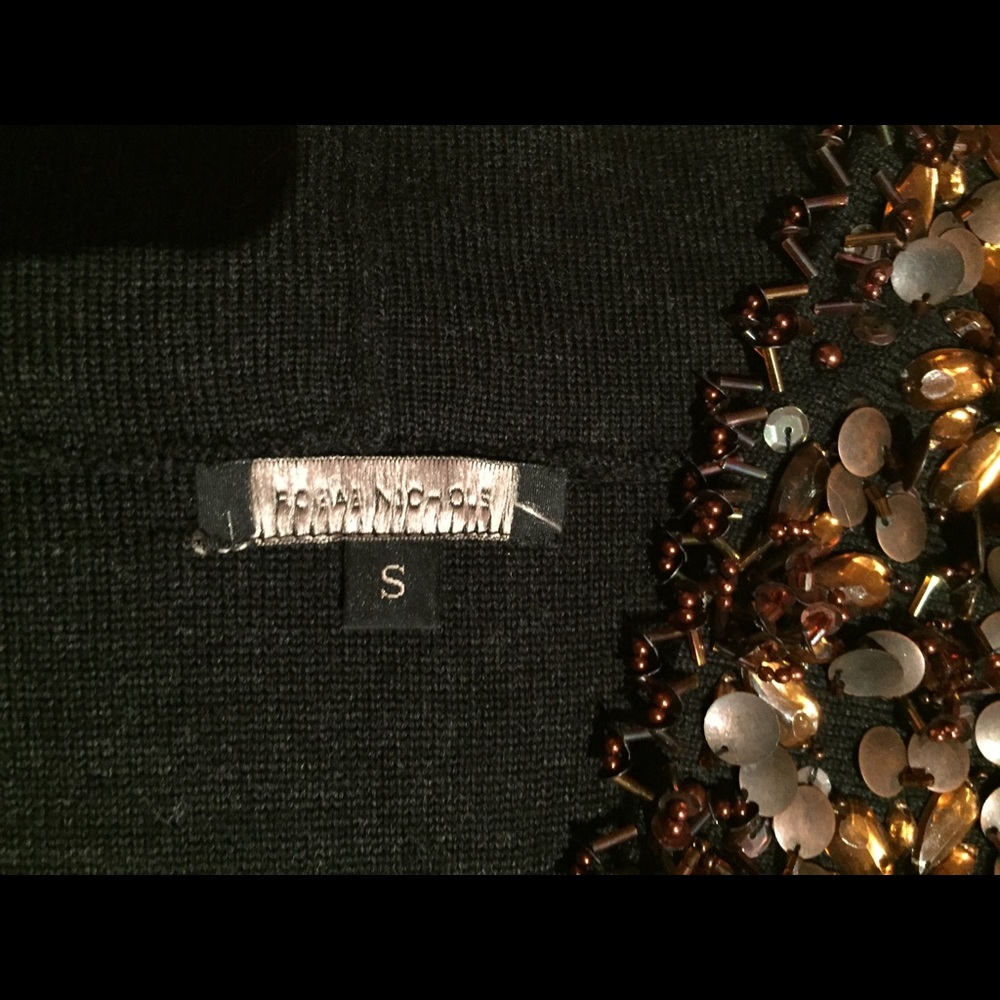 Embroidered black sweater! - Picture 2 of 4