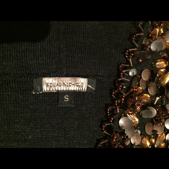 Embroidered black sweater! - Picture 2 of 4