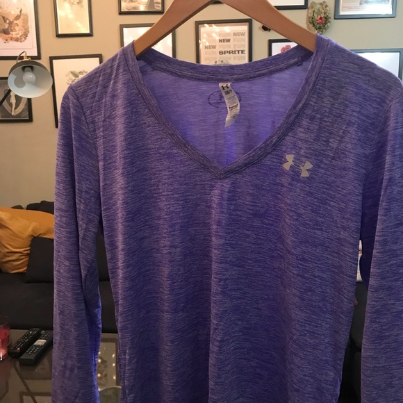Long sleeve workout top - Picture 2 of 3