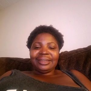 Meet your Posher, Esther