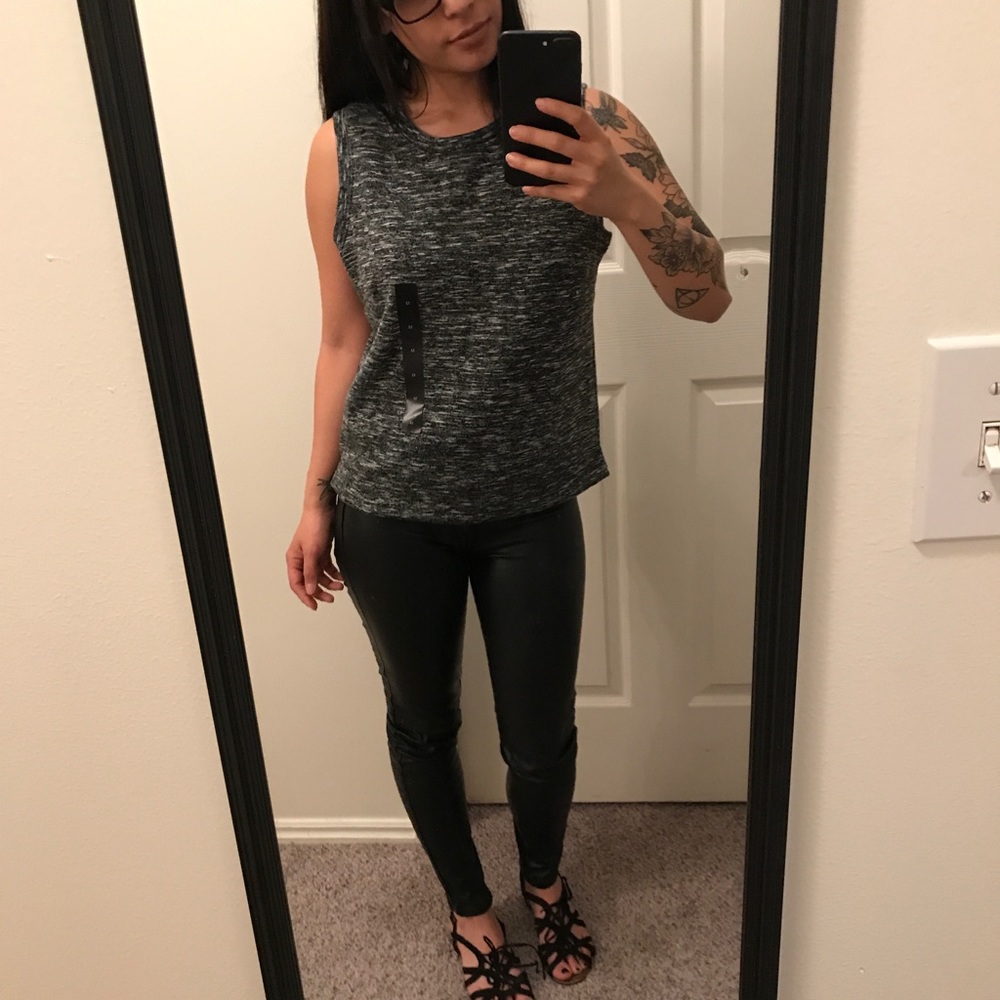 FINAL!! NWT Banana Republic bouclé sleeveless top