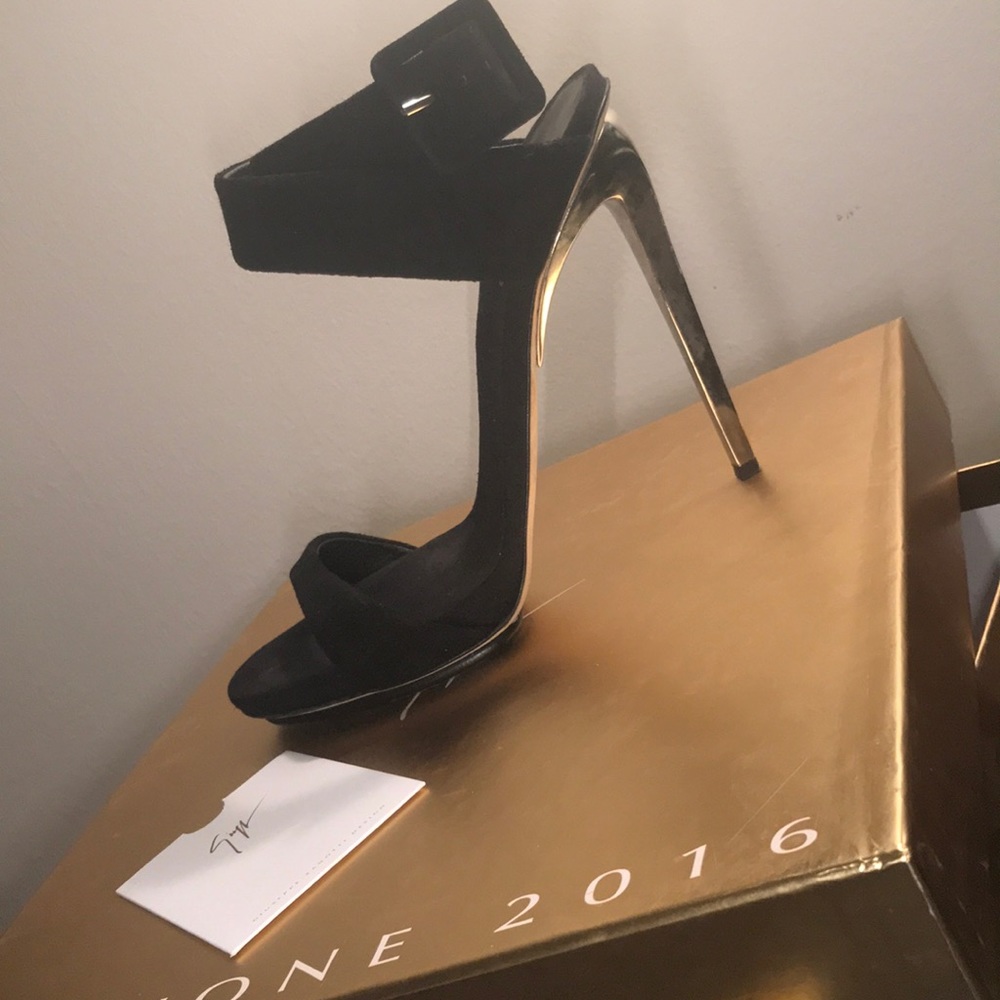 Black suede Giuseppe Zanotti sandals