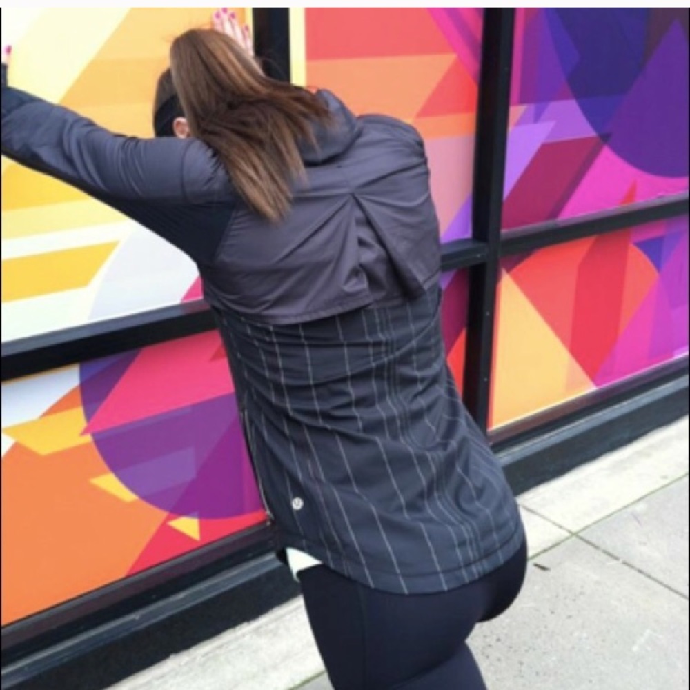 🍋Lululemon Get Up and Glow Jacket reflective - Picture 2 of 7